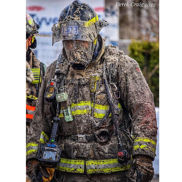 Pelican 3410M Right Angle Light - Image 10