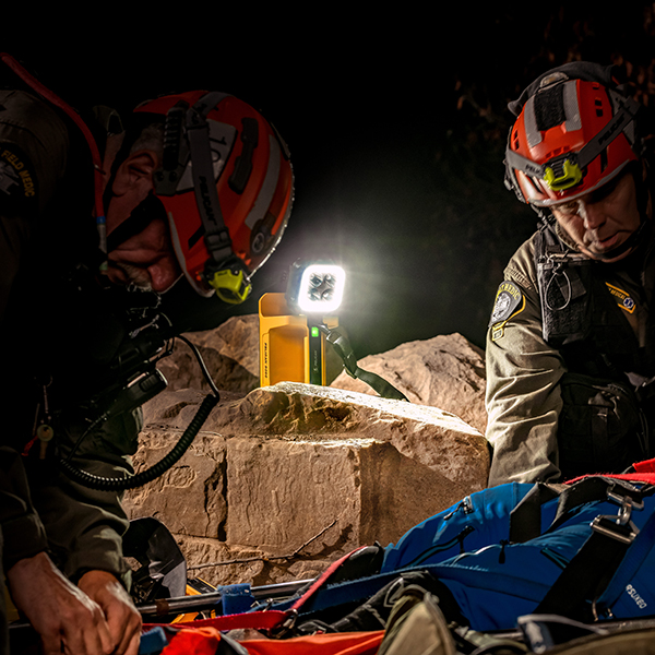 Pelican 9050 Flashlight - Image 11