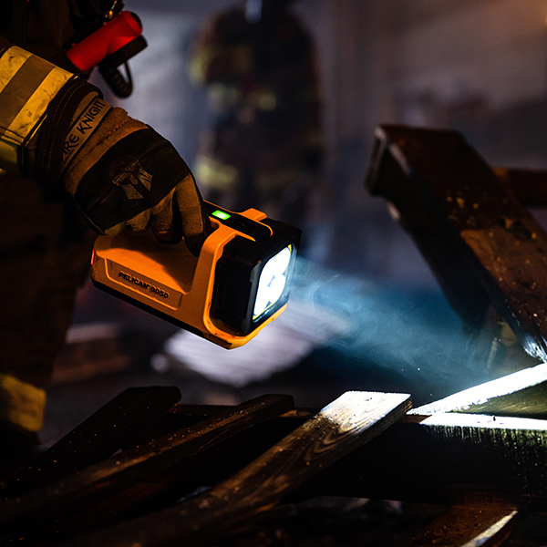 Pelican 9050 Flashlight - Image 13